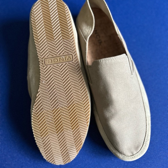 Vince Tan Loafers Slip-On Shoes - Picture 7 of 10